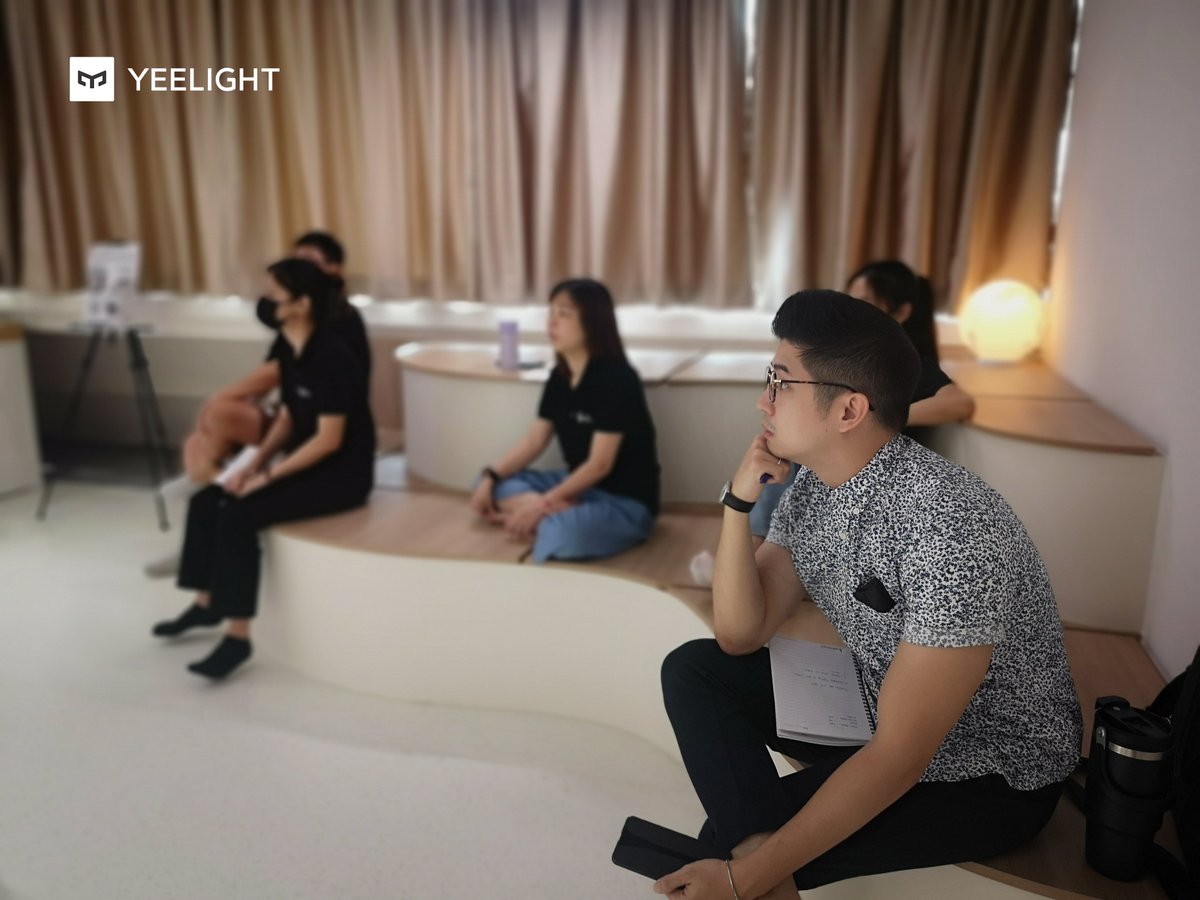 Yeelight_Pro's tweet photo. 📸 Highlights from the Yeelight Smart Lighting Design Technology Gathering in Southeast Asia this week. Our team have brought firsthand lighting visuals insight and seamless interactions to the users. 💡💡 #yeelightpro #smartlighting #IoT https://t.co/5TriONK60r