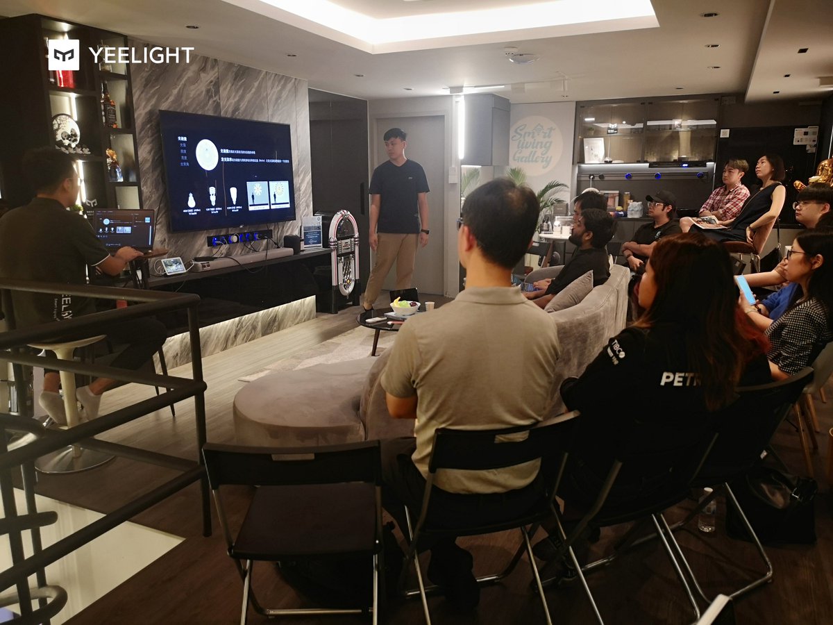 Yeelight_Pro's tweet photo. 📸 Highlights from the Yeelight Smart Lighting Design Technology Gathering in Southeast Asia this week. Our team have brought firsthand lighting visuals insight and seamless interactions to the users. 💡💡 #yeelightpro #smartlighting #IoT https://t.co/5TriONK60r