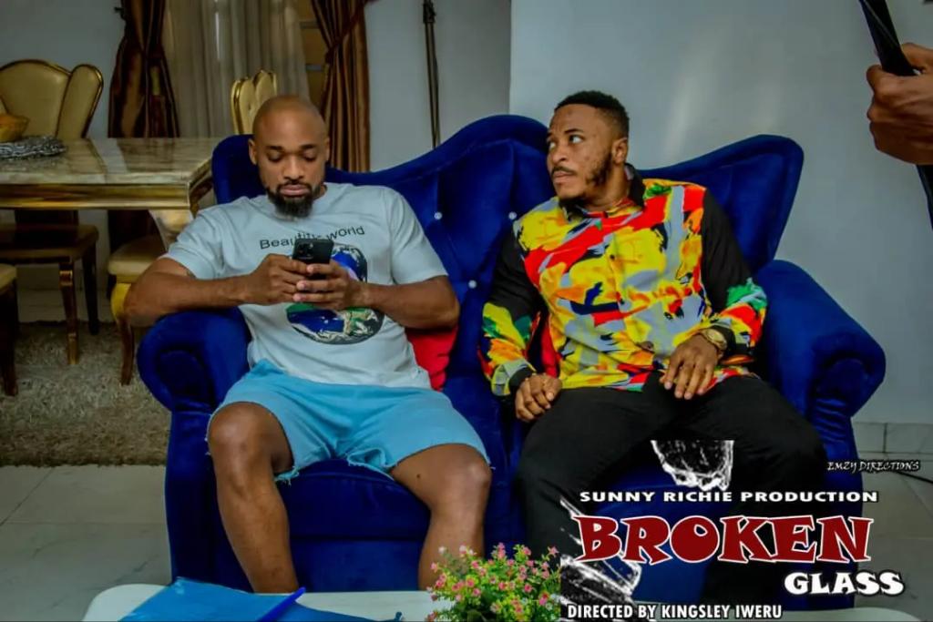 Hydraaneme's tweet photo. Broken Glass Coming soon

Staring
@chizzyalichi 
@dezathegreat 
@angelaeguavoen 
@hydraaneme 

Directed by @kingsleyiweru01 (Mr SPEED) 

#TheRangeActor https://t.co/OnyaKHZmKu