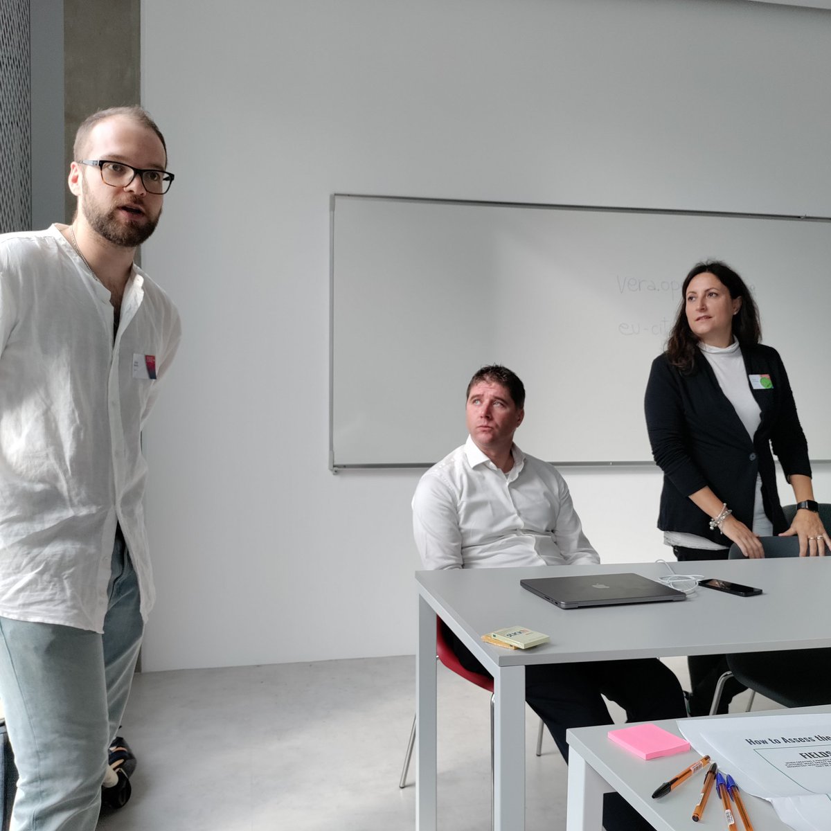 lucadex's tweet image. Live from the @COESOEU and @pro_ethics CCC Conference, with Jorge Barba from @Ibercivis and  eu-citizen.science , @syholsinger from @OPERASEU and @tizianalombardo of @netseven_it and vera.operas-eu.org .

#ssh #citsci