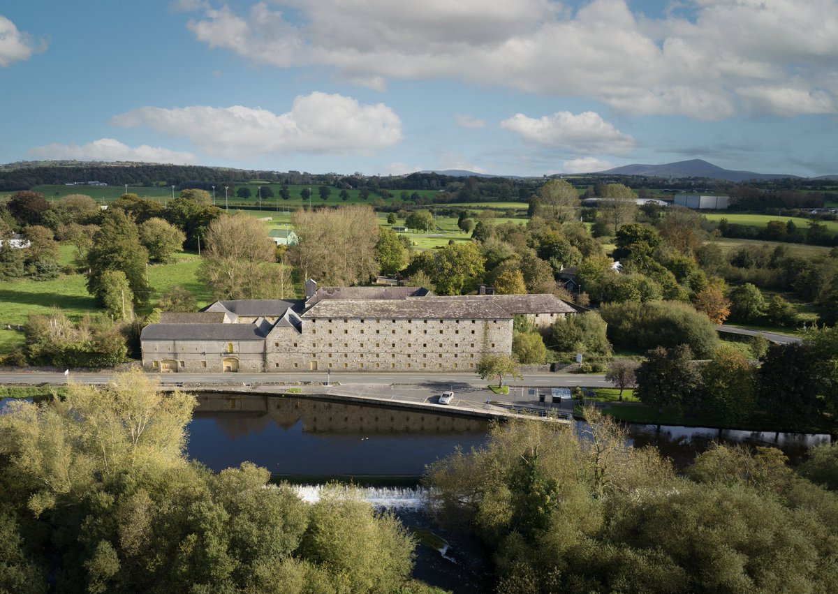 IrishWhiskeyMag's tweet photo. NEW DISTILLERY!

Amber Beverage Group to invest €35m in new Irish whiskey distillery on 7-acre site of former malthouse in Dunleckney, County Carlow. 

Walsh Whiskey Distillery will become the brand home for Writers' Tears and The Irishman and will be one of the largest in Ireland with a capacity of 4m LPA annually.

more: https://t.co/nwu1QSQ1kI

#IrishWhiskey #IrishWhiskeyNews