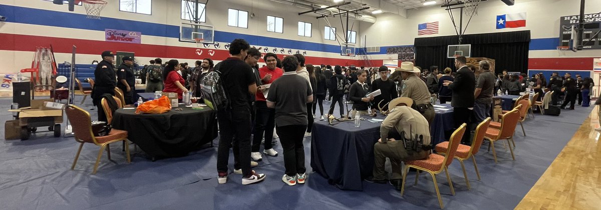 HseLaredo's tweet photo. Our career fair was a success! Thank you to all our amazing community partners for making the time to be with us. We appreciate you.

#EnrollHArmony
#ApplyHarmony https://t.co/vG1INfufq9