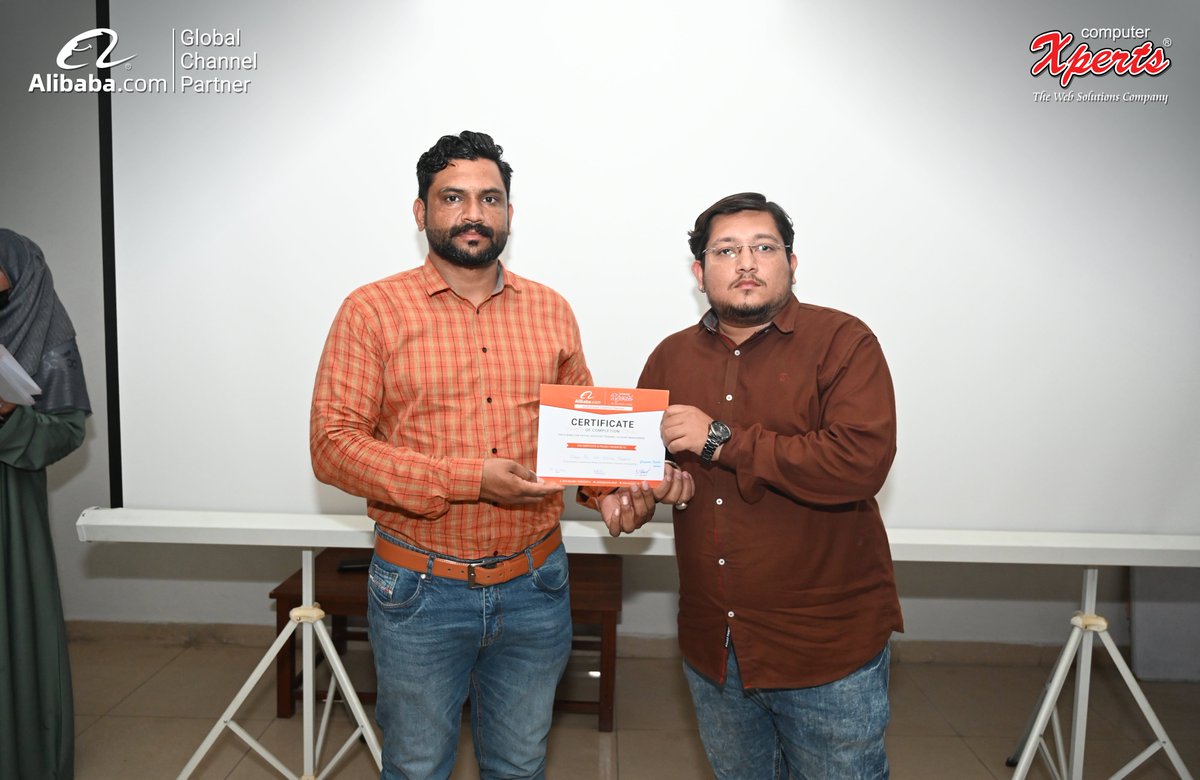 alibabaxperts's tweet photo. Some glimpse of Alibaba training Session on 19th Oct, 2023 (Thursday) at @sccisialkot (SBCC). Receiving #certificates for our FREE Alibaba Training Session Batch#18 for https://t.co/8rTzc1zfyM 
. 
. 
#Batch18 #Alibabafreetrainingsession #Alibabaplatform #sialkot #Alibabaoffice https://t.co/hR3QQvMZOM