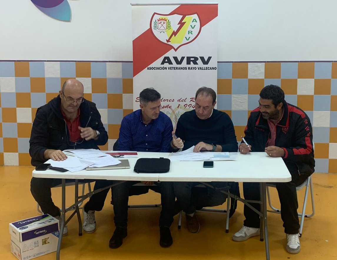 rvmveteranos's tweet photo. 👥✍ Celebrada ayer la Asamblea Ordinaria y Extraordinaria de la #AVRVM en la que se
ratificó a la actual Junta Directiva y se aprobaron las cuentas del año.
#Asamblea https://t.co/qvESZAxNyf