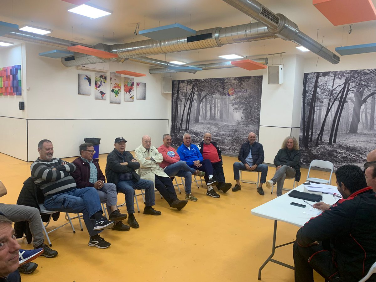 rvmveteranos's tweet photo. 👥✍ Celebrada ayer la Asamblea Ordinaria y Extraordinaria de la #AVRVM en la que se
ratificó a la actual Junta Directiva y se aprobaron las cuentas del año.
#Asamblea https://t.co/qvESZAxNyf