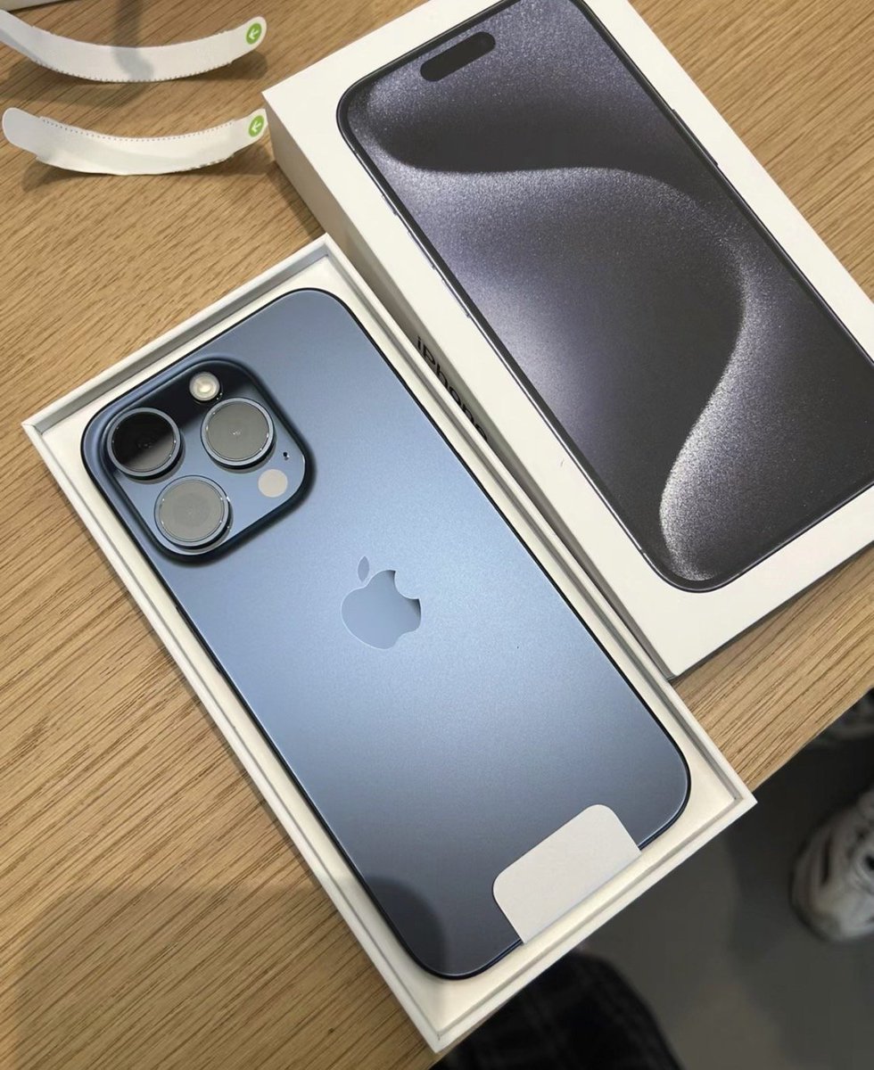 DORAemon_pre's tweet photo. 🎊ドラちゃんプレゼント企画開催🎊

iPhone15
iPad
PlayStation5
お好きな商品をプレゼント🎁

【応募方法】
✅フォロー
✅リポスト＆いいね
✅欲しい商品をリプに記入

【締め切り】
フォロワー200人到達 https://t.co/FTZFCixFhZ