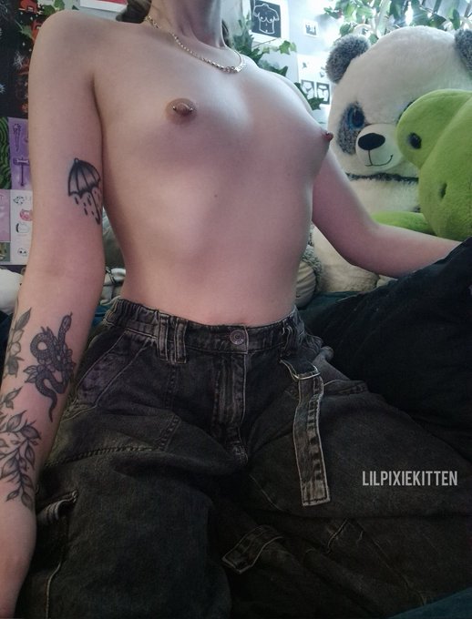 I ended up staying at my house since we have electricity in 1 room still after the flood, have a nude<a href="/tag/mvsales"class="tags"><span>#mvsales</span></a>