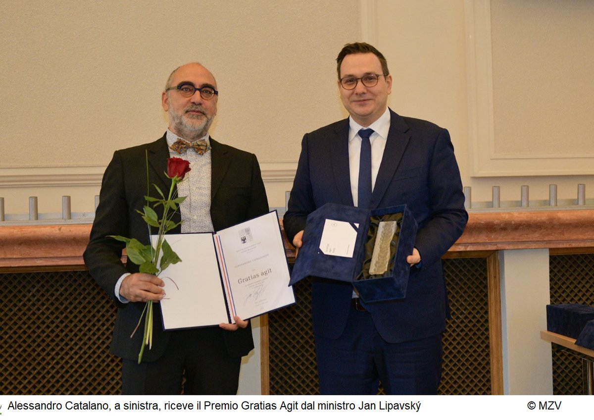 Il Premio Gratias Agit 2023 al boemista italiano Alessandro Catalano. 
Il prestigioso riconoscimento gli è stato conferito giovedì 19 ottobre dal ministro degli Esteri Jan Lipavský. Presente alla cerimonia l’ambasciatore d’Italia, Mauro Marsili.
