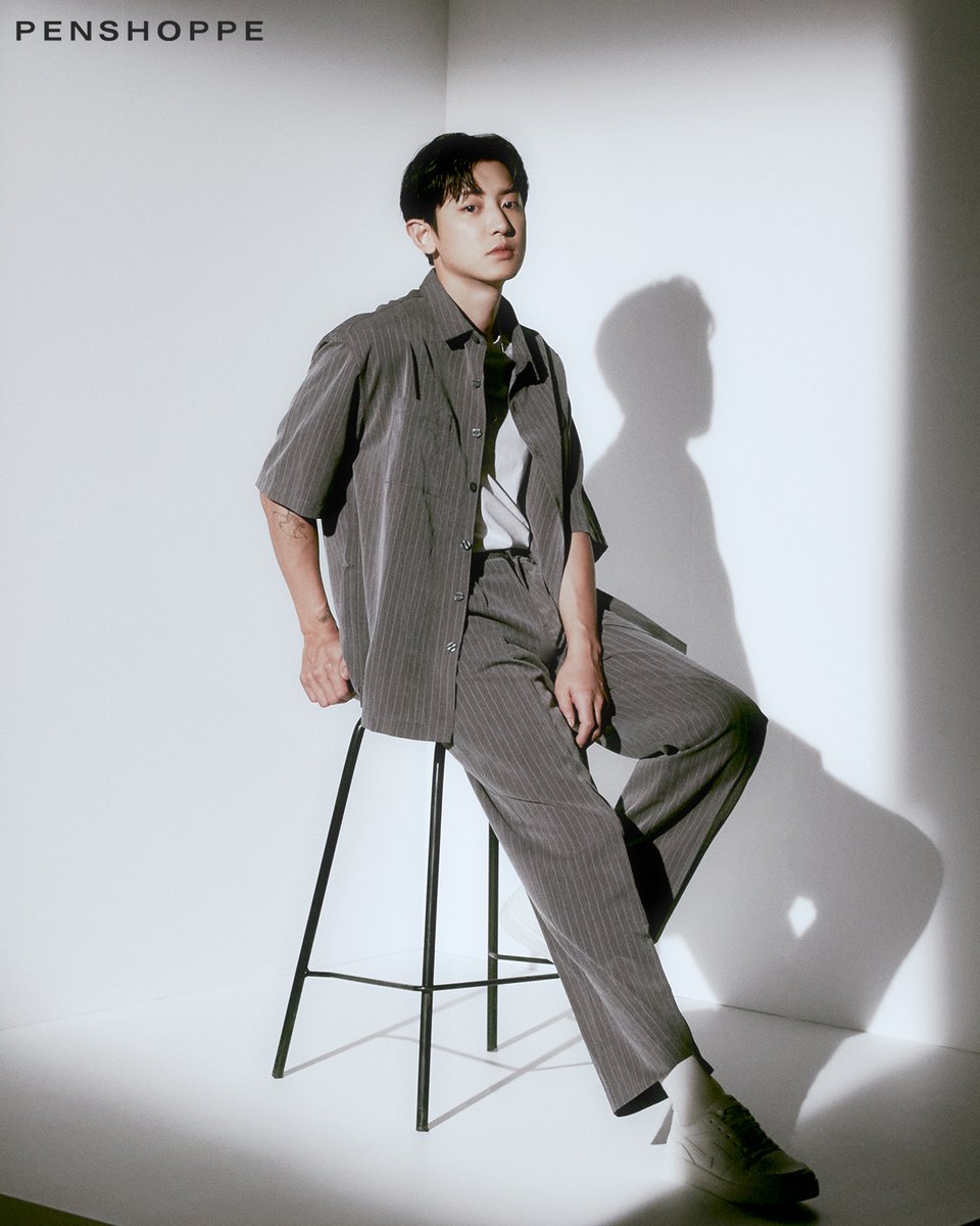 PENSHOPPE's tweet photo. Perfect for work or casual everyday looks.

Redefine stylish comfort, wear this #PENSHOPPE look. Shop more Dress Code pieces in-stores nationwide and online at 🌐 https://t.co/dMvf4gQbfI

#PENSHOPPExCHANYEOL https://t.co/CulGm1vxhV