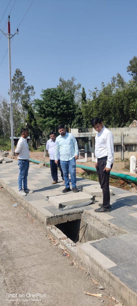 jscljabalpur's tweet image. मुख्य कार्यपालन अधिकारी जबलपुर स्मार्ट सिटी लिमिटेड- श्री चंद्र प्रताप गोहल द्वारा IT पार्क रोड साईट का निरीक्षण किया गया एवं उचित दिशा-निर्देश दिए गए।

#smartcityjabalpur #smartcitiesmission #merasheharjabalpur