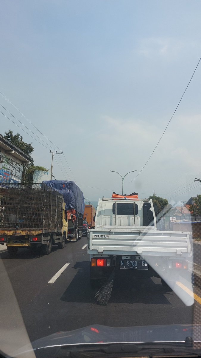 riskadiarka's tweet photo. Purwosari arah lawang macet parah https://t.co/ZsFDL965rM