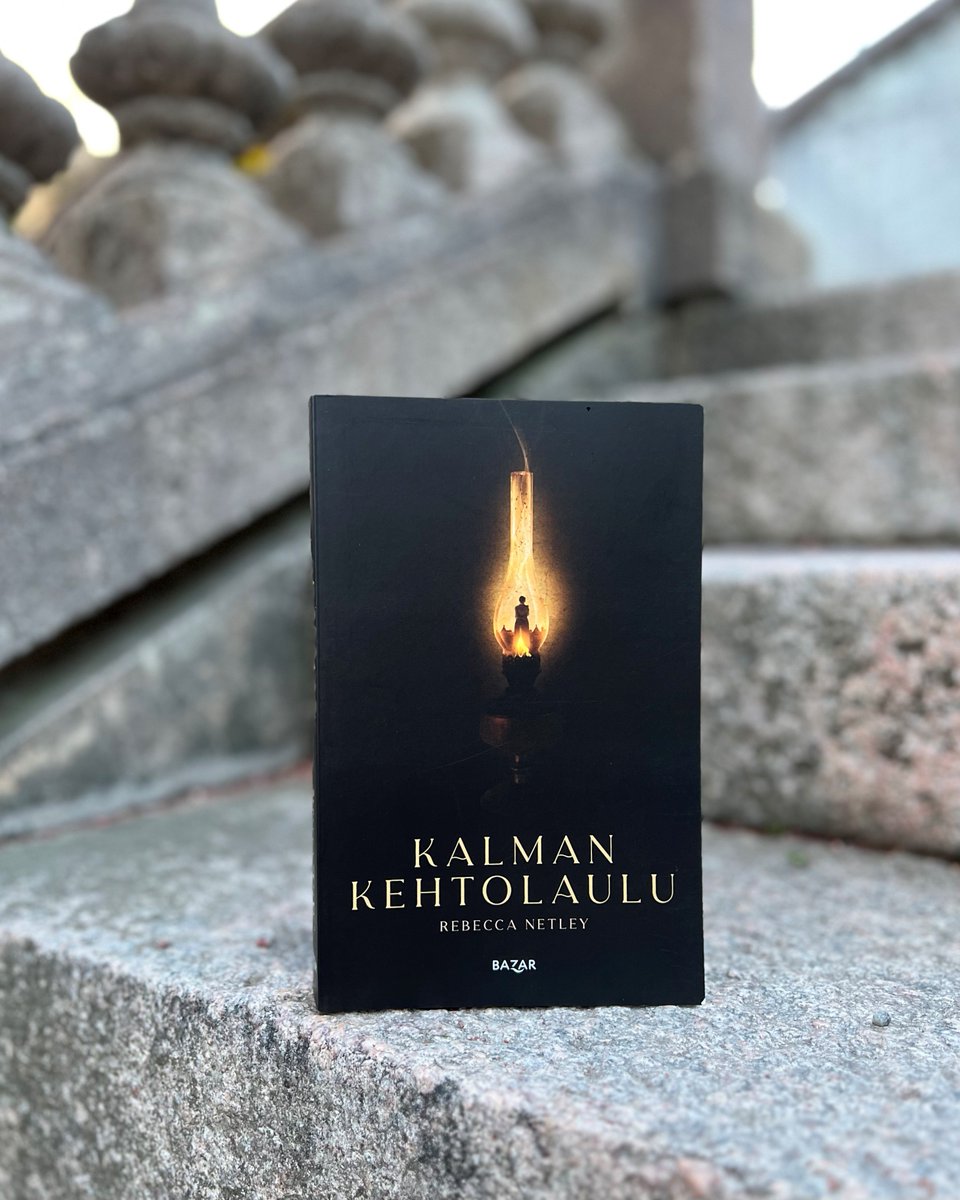 Rebecca Netleyn Kalman kehtolaulu (suom. Satu Loitsu) on 1860-luvun Skotlantiin sijoittuva hyytävän tunnelmallinen kummitustarina, joka jää kummittelemaan lukijan mieleen kuin vanhan talon seinissä kaikuva vihellys.🖤🕯️

Lue tai kuuntele! 📖🎧

Lue lisää: bazarkustannus.fi/kirja/kalman-k…