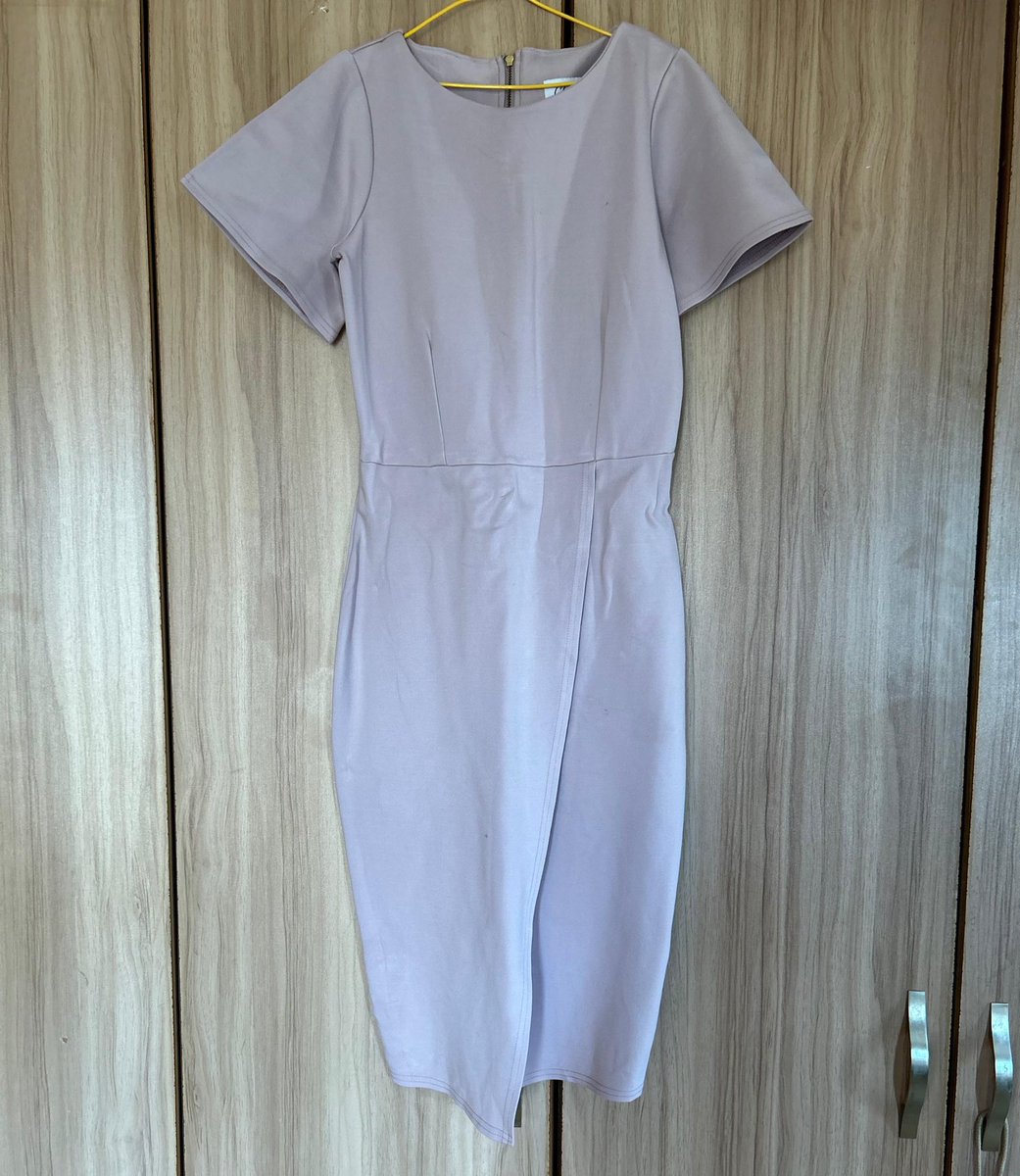 TheHanger___'s tweet photo. Size 8 UK dress for the corporate girlies ❤️😘 WE Deliver 🚗🚗🚗 https://t.co/B5Wd74k7g6