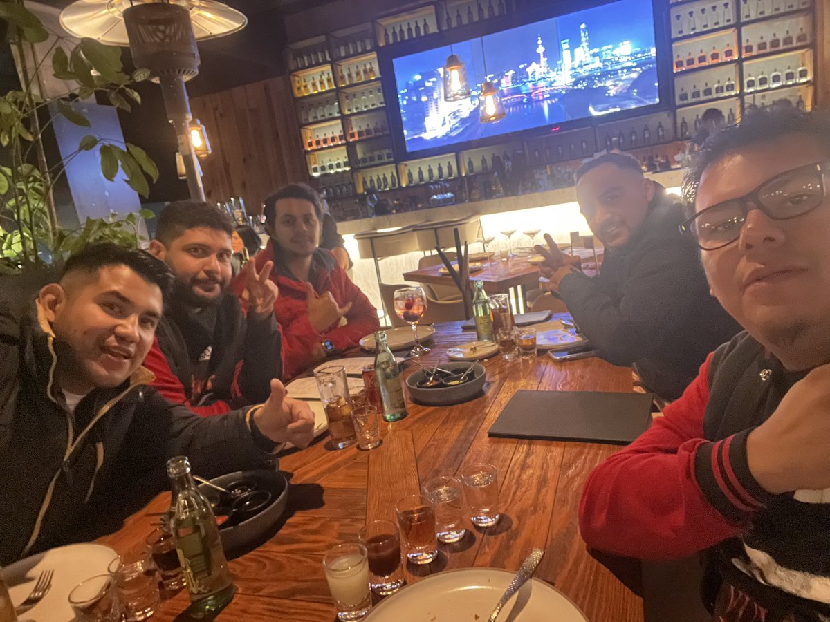 gunsback's tweet image. Algo algo bien