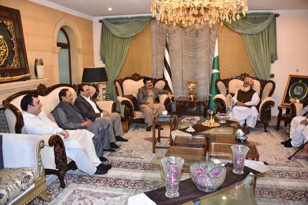 SenatorDilawar's tweet photo. Senator Haji #DilawarKhan along Chairman Senate, Muhammad Sadiq Sanjrani and other Senators offering Fateha for the departed soul of Mother-in-Law of Maulana Fazal ur Rahman at his residence in #Islamabad.
@MoulanaOfficial @juipakofficial https://t.co/BVJnhaBbSG