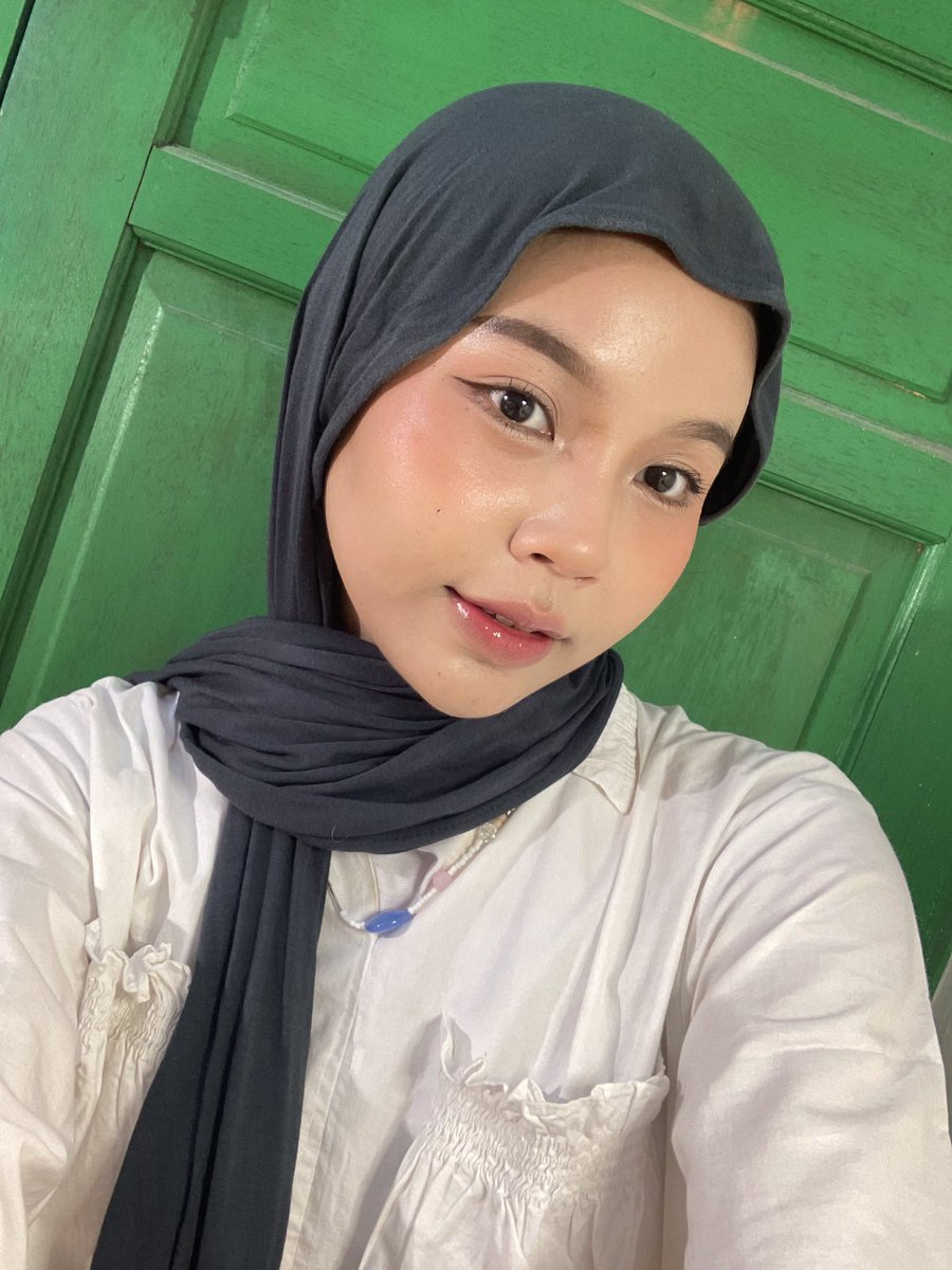 tiramissad's tweet photo. the inspo                      the result

igari makeup tutorial on medium neutral skin 💭 https://t.co/iVqnTF2Cf5