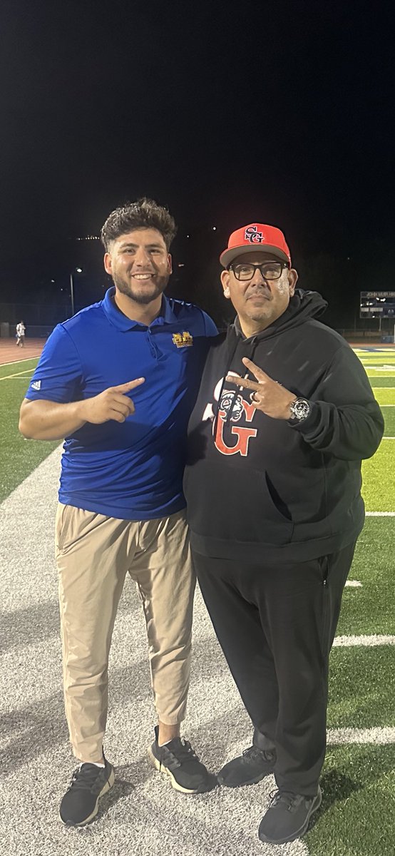 jerry077's tweet photo. FAITH, FAMILY, FOOTBALL ! Senior night for QB 1 aka El Chapo @brandonval01 great game tonight now itβs personal next week #MuirFootball #SeniorNight #QB5 #FootballFam #BeatTheBulldogs #TurkeyTussle https://t.co/OkZYMrgTND