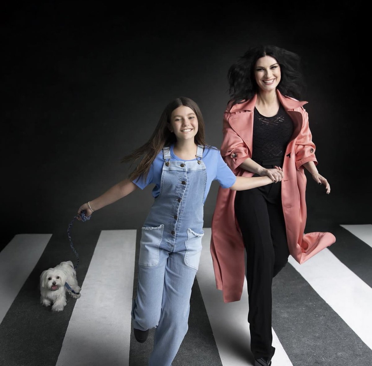 carolpausiniana's tweet photo. Porque eres tú el lugar más bonito sobre el mapa del mundo , al que ahora llamo paraíso, dónde no me confundo 🥹🩷 @LauraPausini #Laurapausini #paolacarta #HogarNatural https://t.co/WjiPtSQejf