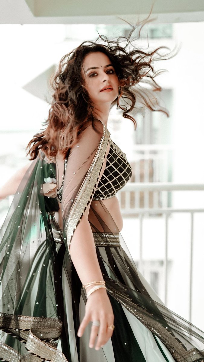 F83J06NXIAA4N2G?format=jpg&name=medium