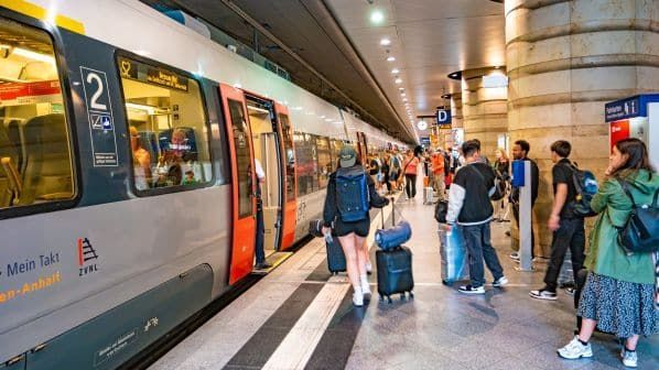 SaveATrain's tweet photo. Summer season - https://t.co/NJeUtcOKHi #dbregio #netinera #leipzig #sbahn #bahn #trains #operatingcontracts #deutschebahn https://t.co/QxKlAUZM7i