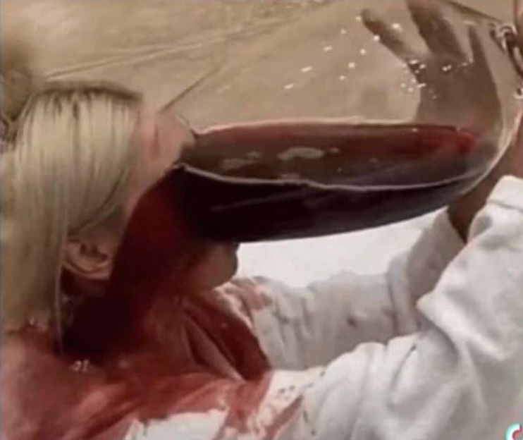 Fredag. Unna dig ett glas rött.