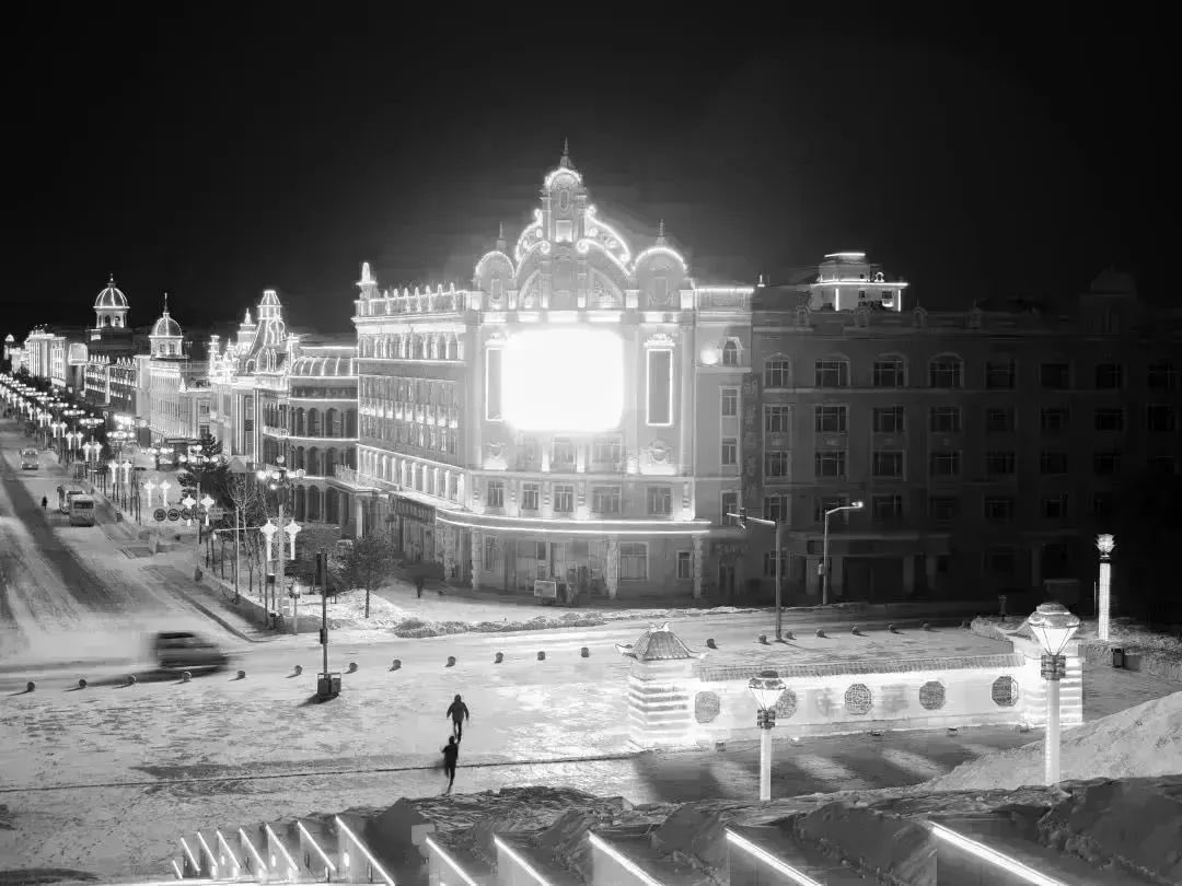 CAAofficialEN's tweet photo. The outstanding student work, The Void, was made by Ouyang Haoming from #CAA China Institute for Visual Studies. The idea of "the void" has been extended to the vast frontier across nation-states.#BrainGarden #5thZhijiangInternationalYouthArtFestival #University #CAAGraduation https://t.co/3g6ErRCirG