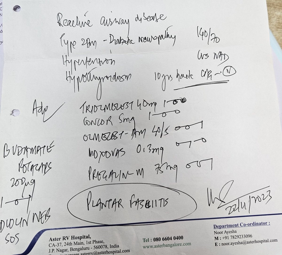 DrDeepakKrishn1's tweet photo. A pleasure to see prescriptions of good doctors. You always get something to learn. 
Note the diagram of a rotahaler  explaining the use in a simple sketch! For a patient with asthma. By none other than @serioustaurean 😊 https://t.co/teDfDvoYSV