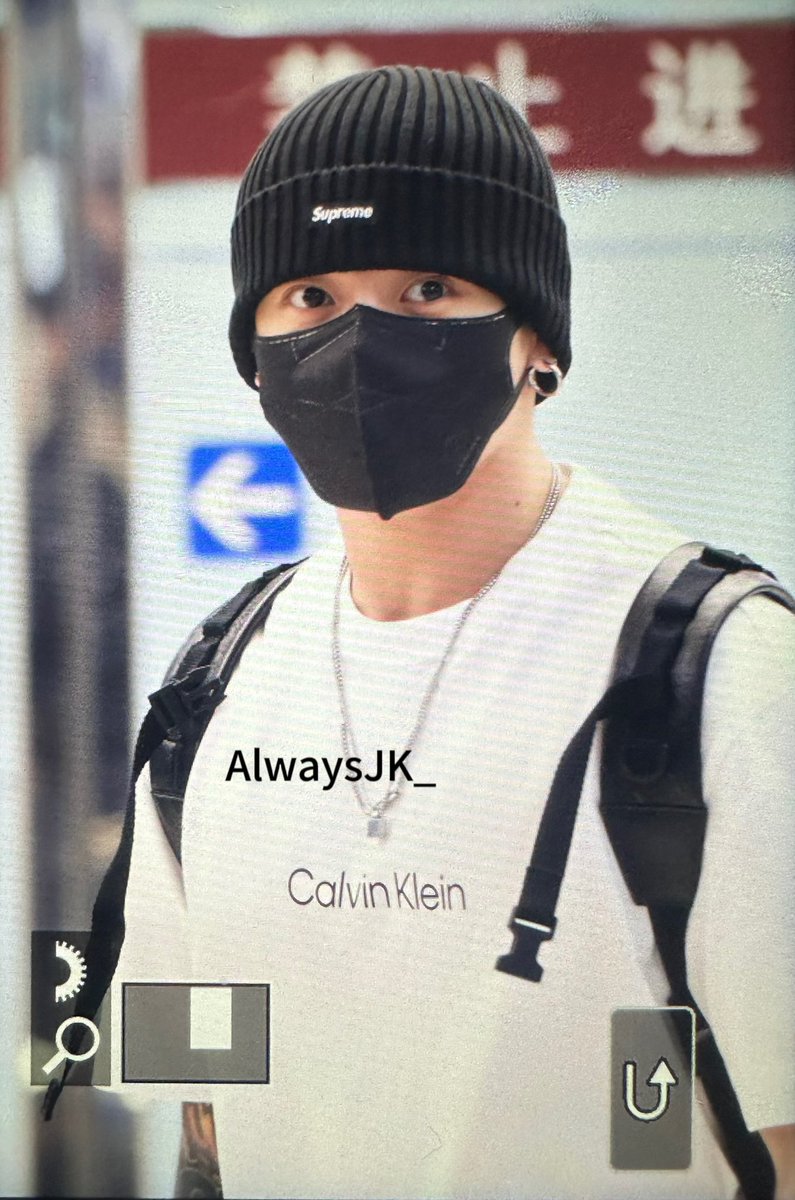 AlwaysJK_901's tweet photo. 231020 GMP 입국 【preview】

#JUNGKOOK 
#방탄소년단 
#정국
@BTS_twt https://t.co/1AEg9R5uvk
