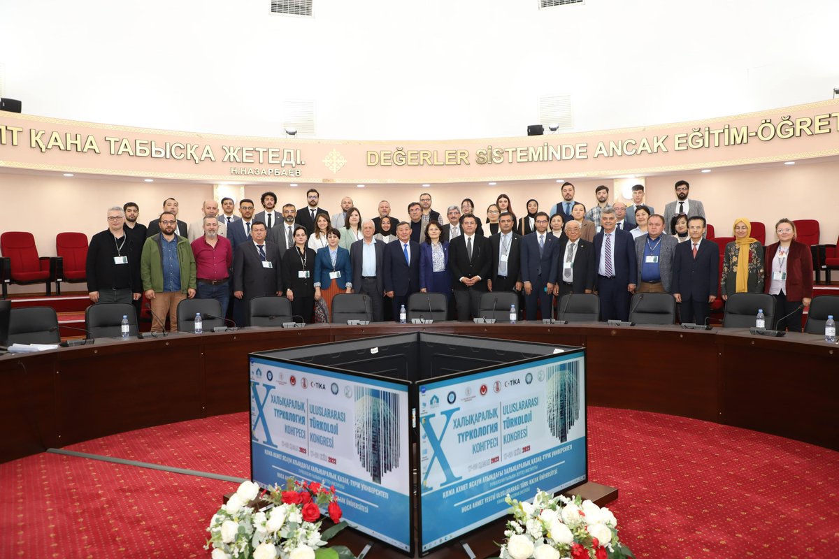 AhmetYeseviUni's tweet photo. 📌Ahmet Yesevi Üniversitesinde “X. Uluslararası Türkoloji Kongresi” Sona Erdi 
@simsek65 
https://t.co/wLdJe0DcTR https://t.co/EpF56iDLhd
