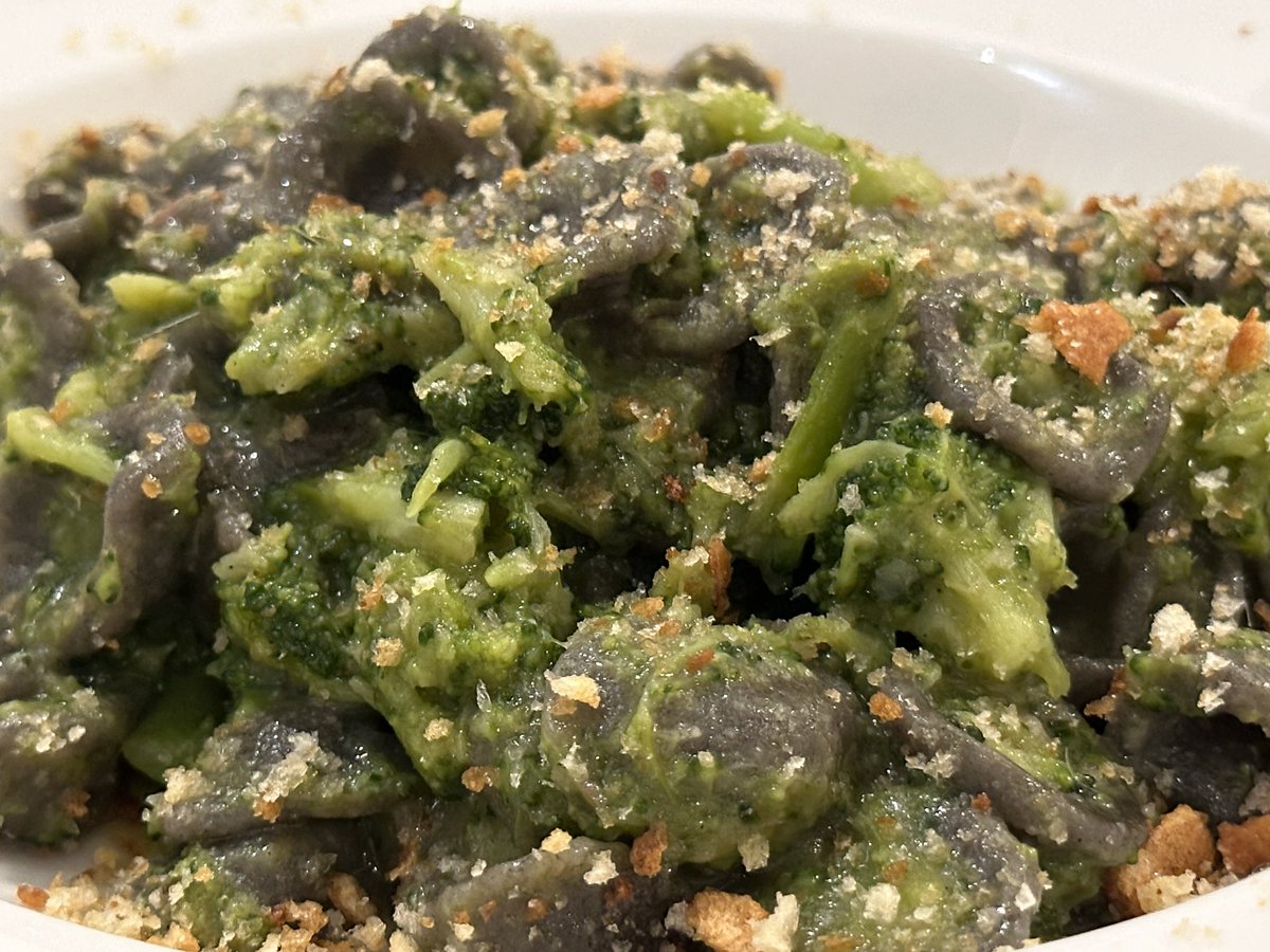 Black orecchiette - made with grano arso  (In #Puglia, after the harvest, poor laborers  would torch the fields, and look for the remnant grain in the ashes. Smokey flavors, probably go well with mezcal !)