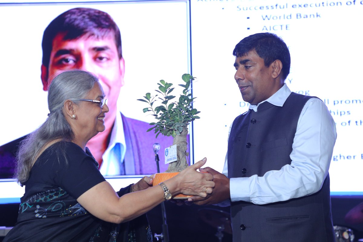 SchoolGyanshree's tweet photo. ABHIMANCH 2023-Day 1
The annual extravaganza of Gyanshree School,is a much awaited event for its uniqueness and quality of performances.The Chief Guest, Shri Biswajit Saha, Director of Skill Education at CBSE, and Guests of Honour, Mr R P Singh,Joint Secretary of Skill Education. https://t.co/2zp0XVyVIG