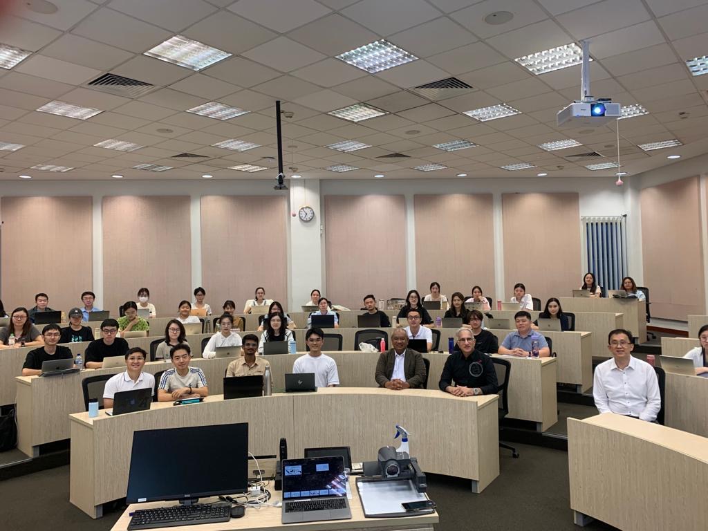 tliap_nus's tweet image. On 16 Oct 2023, we welcome Dr Lilik Kurniawan, Deputy of Logistics and Equipment, @logpal_bnpb BNPB, Indonesia to speak in our MSc SCM class, delivering a talk on &quot;Toward Humanitarian Logistics Resilience in Indonesia&quot;.

#mscscm #humanitarian_logistics #nus #tliap