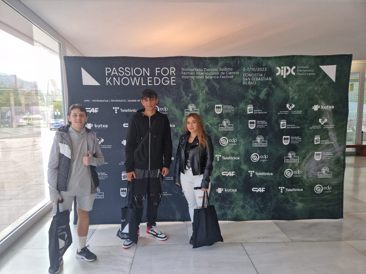 mertzedeikas's tweet photo. Algunos alumnos de la DBH4 participaron en la XIII edición del encuentro del festival "Passion for Knowledge", donde tuvieron la ocasión de escucharles a los científicos con Premio Nobel Donna Strickland y George Smoot.

@KristauEskola 
#PassionforKnowledge https://t.co/VYc17eHugc