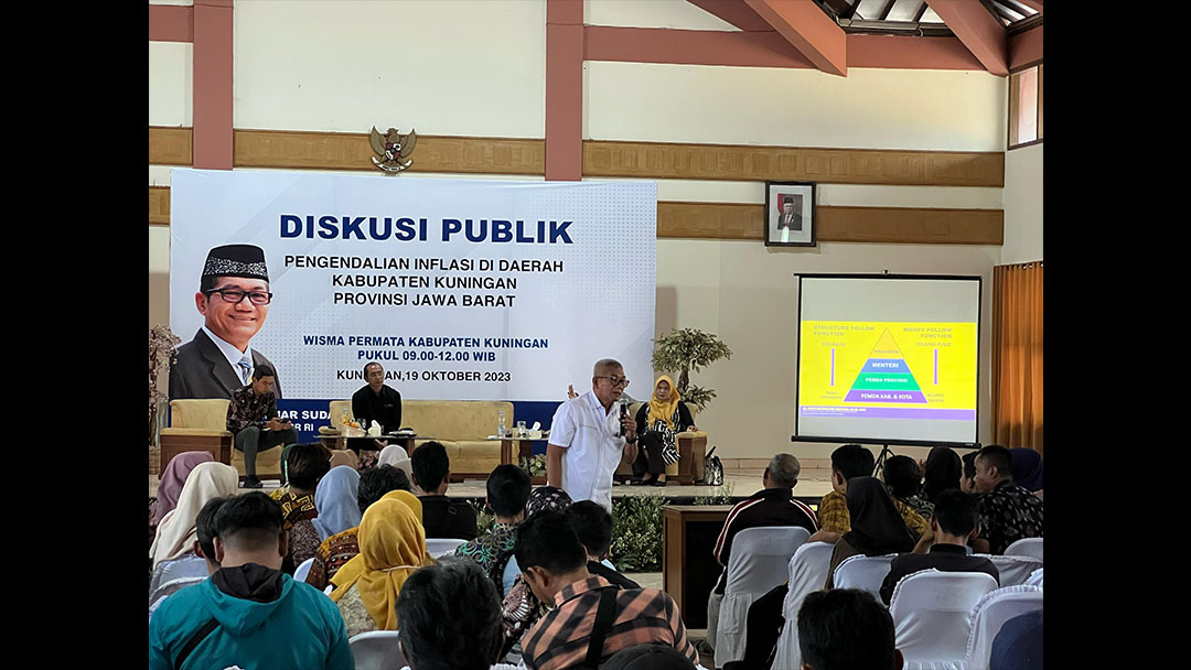 kangagun's tweet photo. Diskusi publik Komisi XI DPR RI bersama Bank Indonesia terkait pengendalian inflasi di Kab. Kuningan bertempat di Gedung Wisma Permata Kab. Kuningan. https://t.co/6FZO2XjRyN