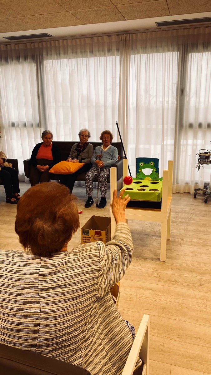 ResiAltosParque's tweet photo. 🐸En CleceVitam Altos de Parquesol nos gusta innovar sin perder de vista el pasado. Por ello hemos querido incorporar un juego nuevo a nuestra colección que a todos nos ha traído muy buenos recuerdos: la rana.

#ResidenciasClece https://t.co/CpbF9WSedt