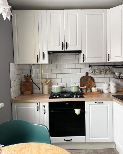 CarlDavisMD2's tweet image. Small but very cozy and functional kitchen.  How do you like?

#interiordesign #interiordesigner #homedecor #homedesign #kitchen🚀🚀 HomeRenovation #licensure #Indonesia #retainingwall  
Original: Interdes2023