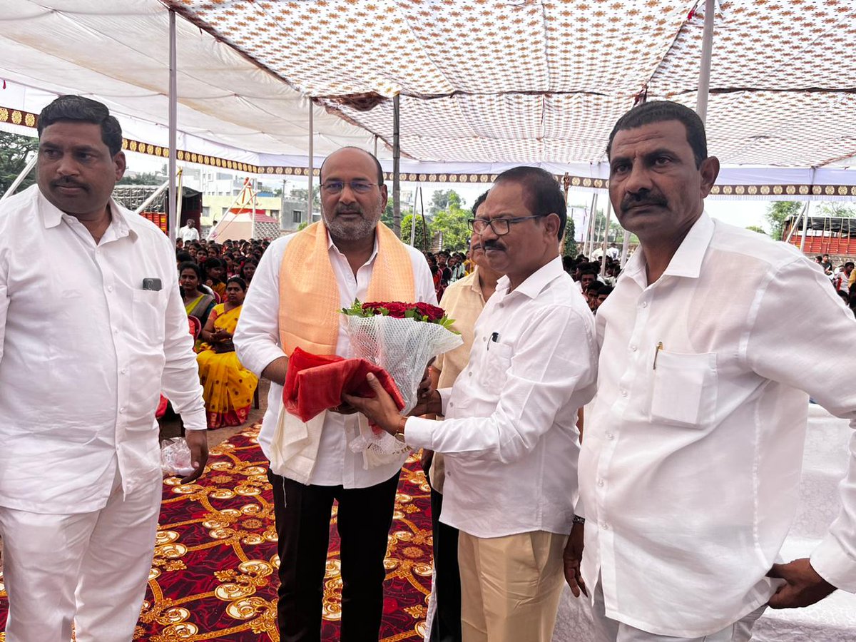 PatilSanjaykaka's tweet photo. महाराष्ट्राच्या समृद्धीसाठी, युवकांच्या विकासासाठी मा.पंतप्रधान @narendramodi जी यांच्या हस्ते काल राज्यात ५११प्रमोद महाजन ग्रामीण कौशल्य विकास केंद्रांचे उदघाटन संपन्न झाले.
#ModiWithYOUth #PramodMahajan #SkillDevelopmemt
(१/२) https://t.co/AgPBDh3sNi