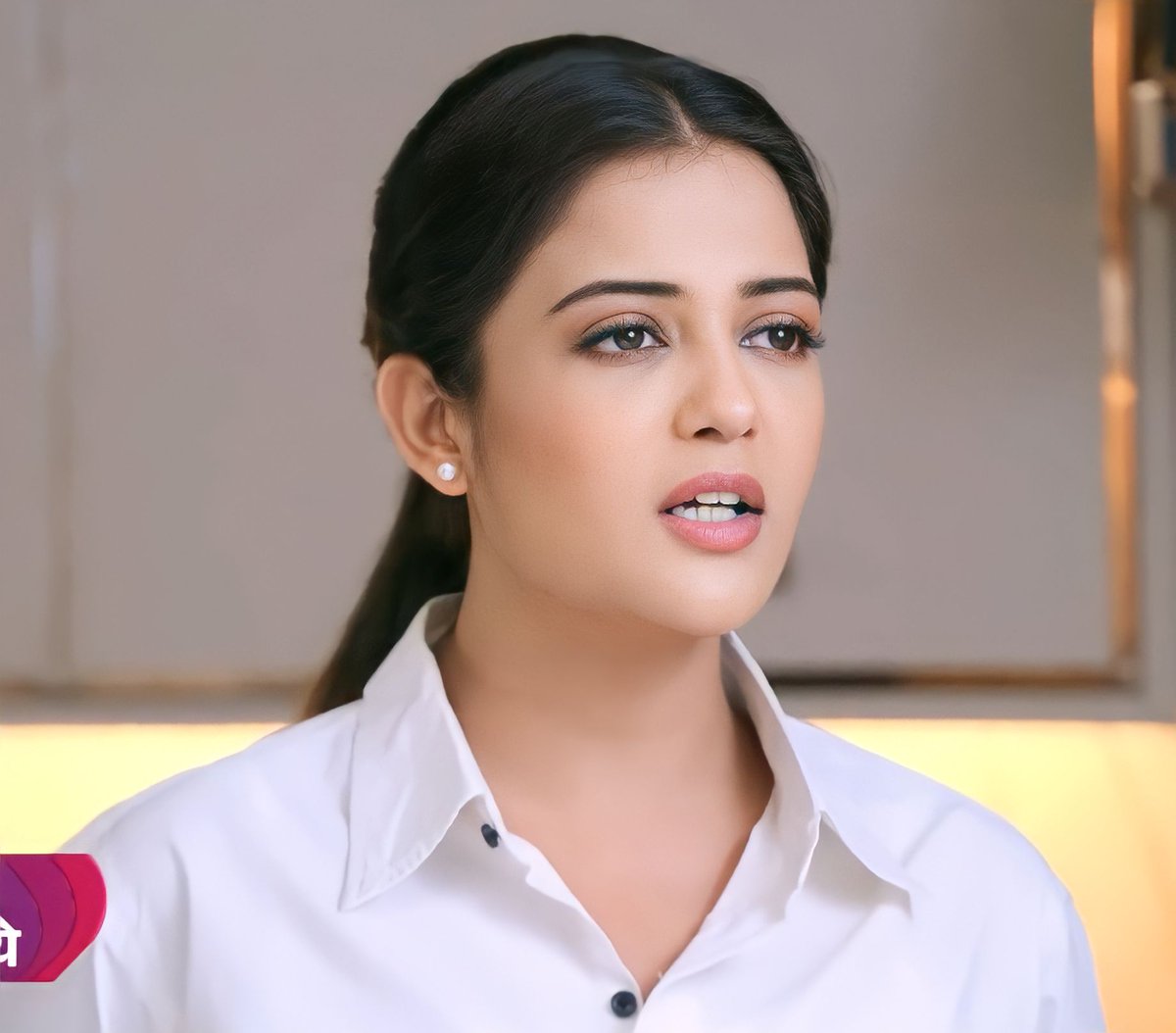 nimasha4sg's tweet image. This look of SHO Haseena Mallik gives me the vibe of The Owner Of Mallik Empire, The Business Tycoon ,The Boss Lady Miss Haseena Mallik in ff world.She looks 🔥. #MaddamSir #MaddamSirOnVanshaj #Vanshaj #HaseenaMallik #GulkiJoshi