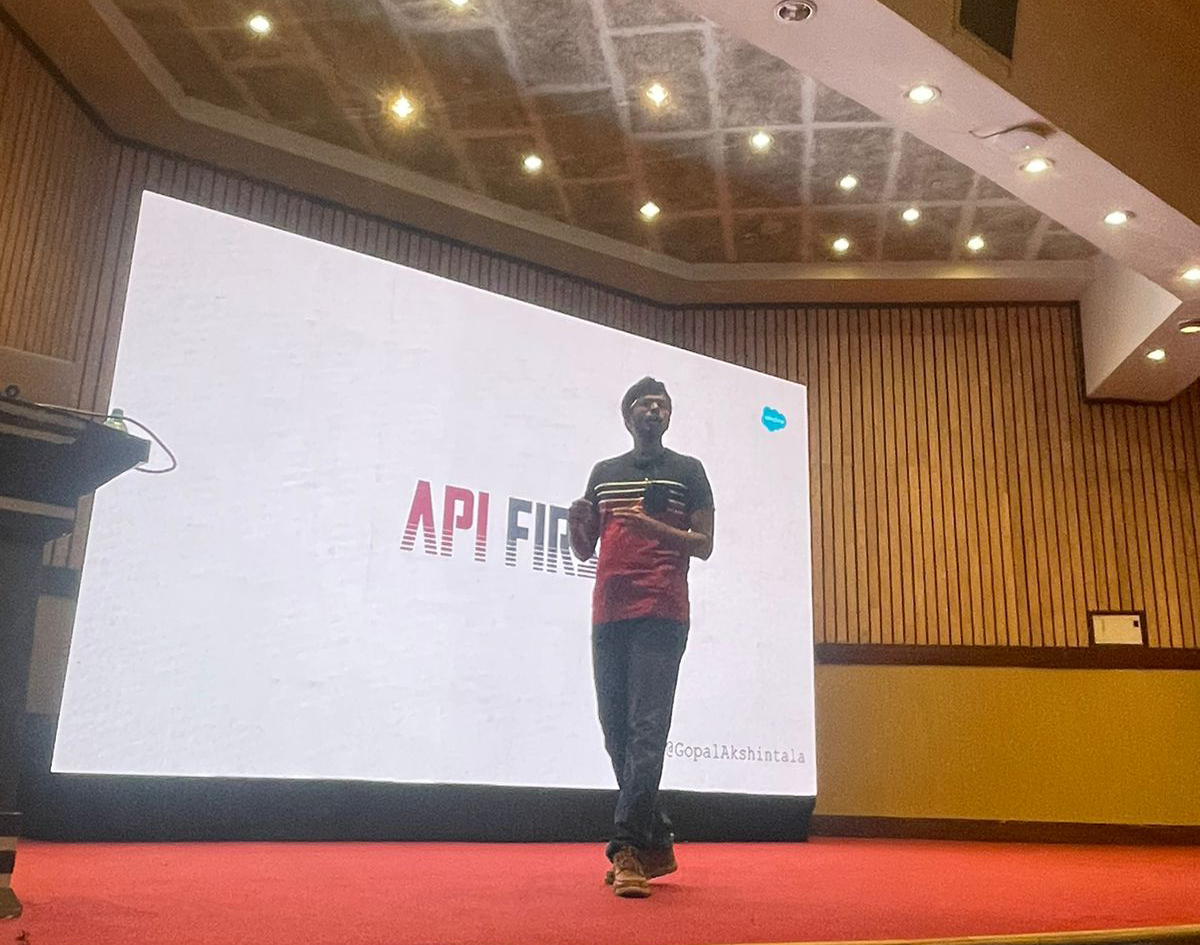 OpenSourceForU's tweet photo. @GopalAkshintala, Lead Member of Technical Staff at @salesforce is now on stage discussing "ReVoman (Rev-Woman) | A Template-driven API automation tool for JVM" at our Developers' Meet Track at #OpenSourceIndia2023.

#OSI2023 #20thEdition #opensource #software #Programming https://t.co/5J7rwSsk6g