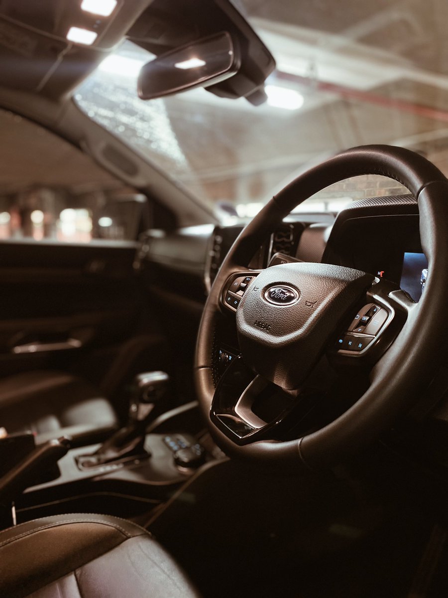 Nduey_Escobar's tweet image. #NextGenRanger Ford XLT really looks proper in carbonised Grey ⚪️⚫️ ..coming with a 154 KW 2.0L Bi-Turbo diesel engine, 10 speed AT pushing 500Nm

#BuiltForStrength