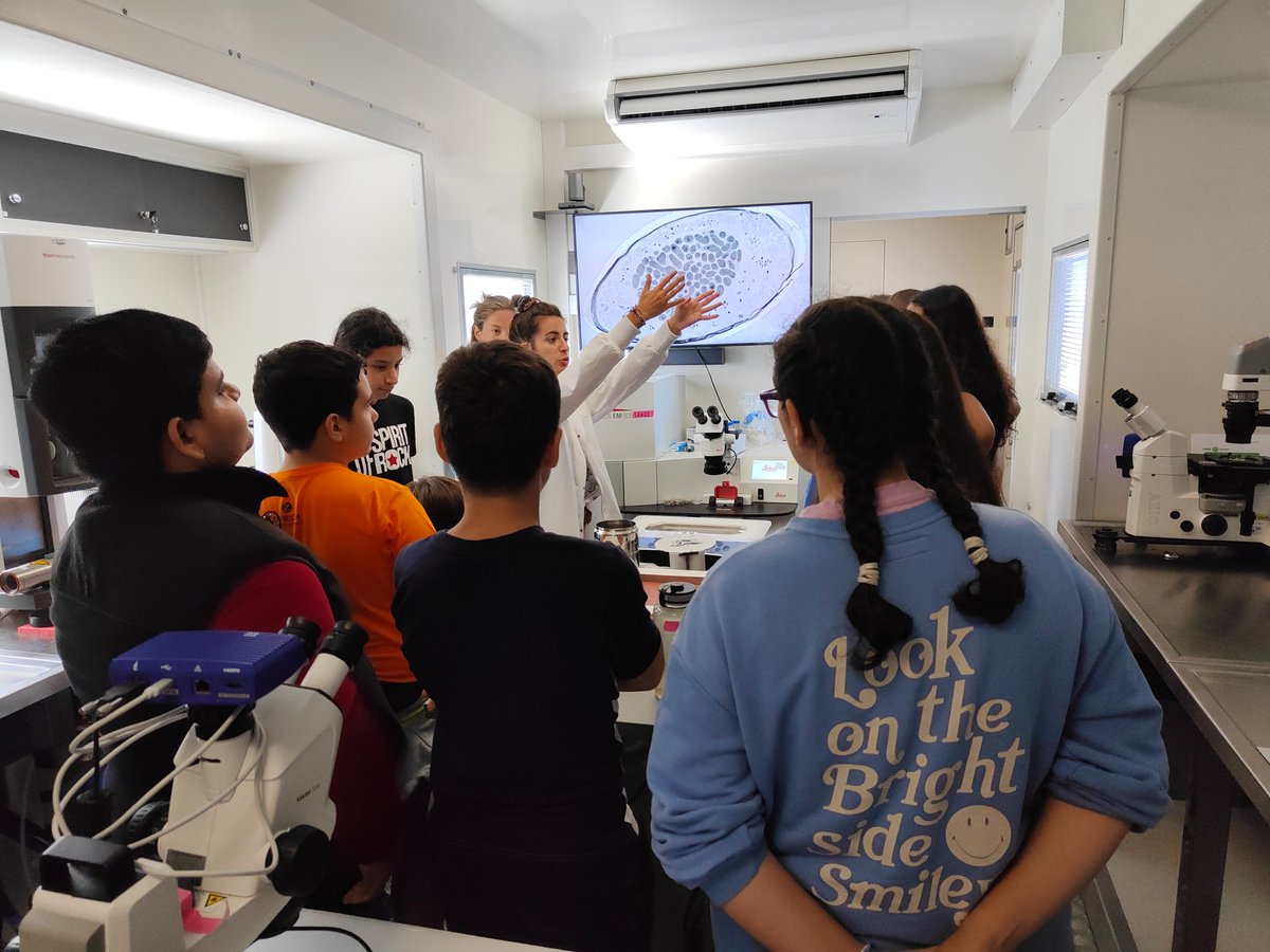 mertzedeikas's tweet photo. DBHkoek TREC espedizio zientifiko europearrak aurrera daraman proiektua zuzenean ezagutzeko aukera izan zuten.El alumnado de secundaria tuvo la oportunidad de ir a conocer de primera mano el proyecto que está llevando a cabo la expedición científica europea TREC. @KristauEskola https://t.co/3CrlICDpv3