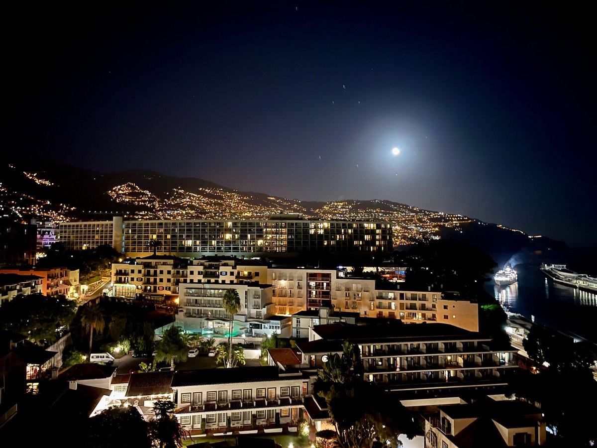 syde_gmbh's tweet photo. From dawn to dusk, the breathtaking views at Inpsyde's meetup in Madeira leave us in awe. 🌅🌄 This is where inspiration meets beauty. 🤩 #MadeiraViews #InsideInpsyde https://t.co/35Pz6Huk8b