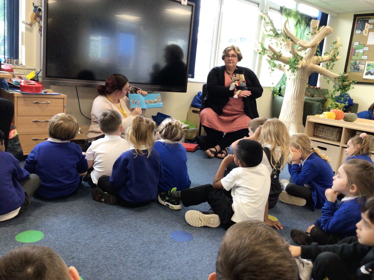N_O_P_A's tweet image. Yesterday @TrinityMboro visited the reception class to share a story @CNicholson_Edu