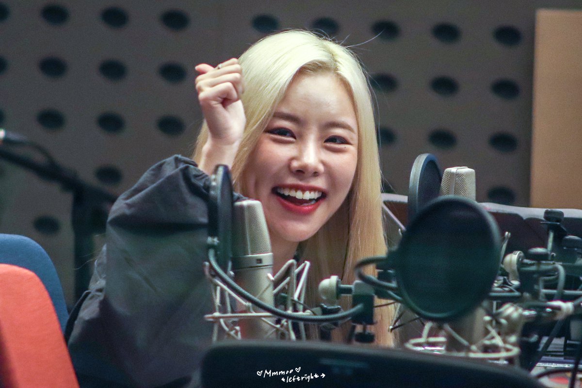 mmmooleftright's tweet photo. 231016 볼륨을 높여요

우리 휘이니가 정말정말 행복했으면 좋겠다 
정휘인 최고! 👍정휘인 사랑한다 ❤️🫶

#마마무 #MAMAMOO
#휘인 #WHEEIN https://t.co/VTacaU7fuN