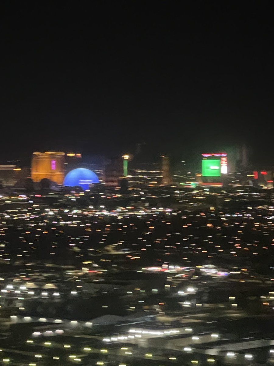 ChimpyLUL's tweet photo. Vegas Time 👀 https://t.co/qE01jmDdRw