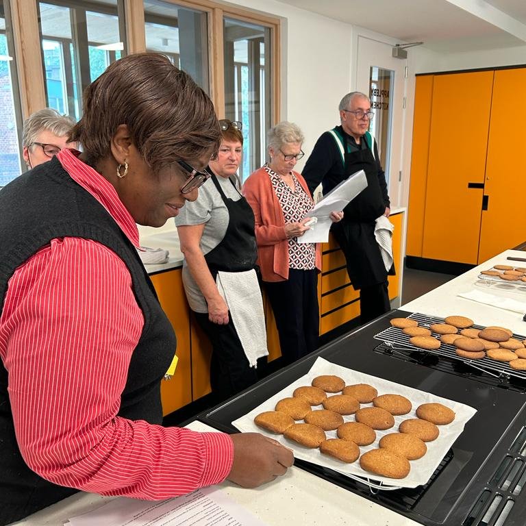 Ready, Set…Bake! 🎂 It's #NationalBakingWeek! Thanks to our Community Kitchen Manager Sofia & Resident Support Officer Princess for being our versions of Prue and Paul… 🍪 We wonder if anyone got a Princess Hollywood handshake!?🤔 #ApplebyBlue #Baking #Southwark #Housing