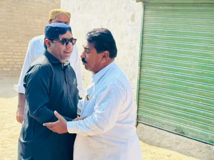 SaddamH76264314's tweet photo. مُنافقت بھی کوئی کرنے کی چیز ہے،
دِل بڑا کیجئے ہمارا مُقابلہ کیجئیے. ⚔️❤️
BOSS ❤️ @FerozeJamali
@BBhuttoZardari
#PresidentPppDisttNf
#SmtPppDisttNf
#NA206 🇱🇾 https://t.co/lzv7CpCjyO