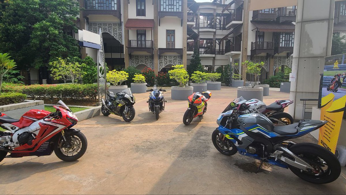 Suatu hari nanti moga2 semua kawan2 dapat merasa naik sbk 🤲 

#SanggapThrottle #TheBikersRanger #tbr #kapcaijahat #jenterapejuang #duniaduaroda #kapcai #ride #convoi #santai #cuprix #motor #malaysia