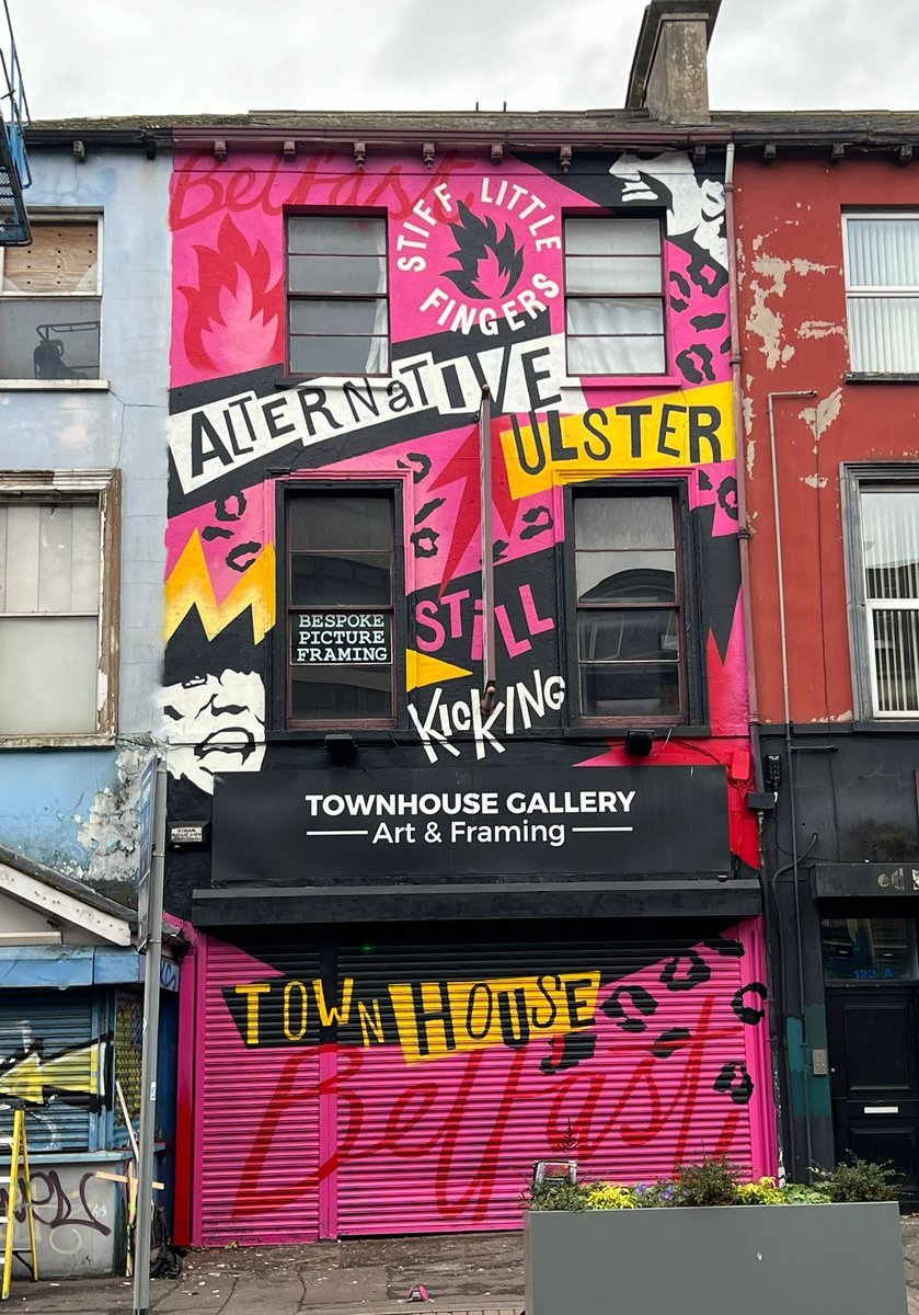 📸 The big reveal 😍 
Completed Mural at the <a href="/TownhouseArt/">Townhouse Gallery & Framing</a> building, formerly #GoodVibrations record store 

The #GreatExpectations Project is planning for the future of Great Victoria Street, with a nod to it's vibrant past!

Thanks to partners &amp; co-funders <a href="/belfastcc/">Belfast City Council</a>