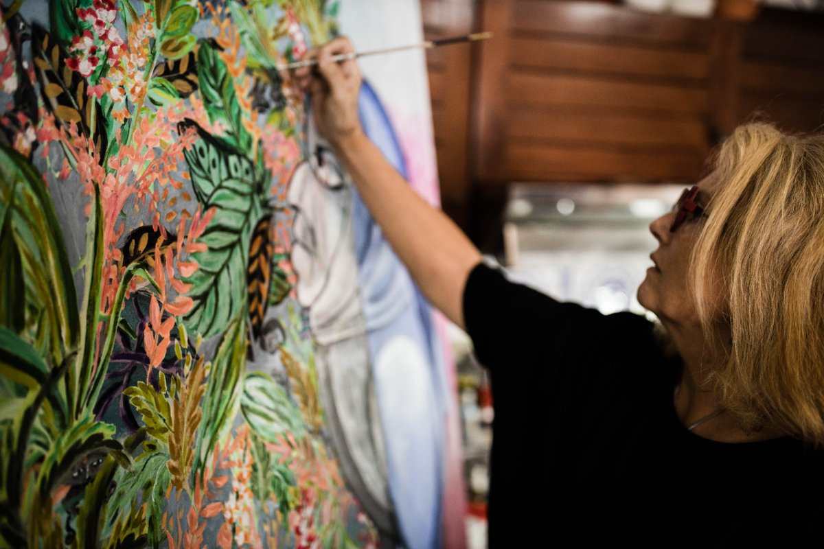 MariliaHart's tweet photo. GM FAM ☀️🙋🏼‍♀️ Happy Friday 💚❤️

I love painting and I will paint for the rest of my life! 🎨🖌️

This is one of my greatest works 🖼️

"The PASSING" 🎨 

Acrylic on Canvas and Printed textile 👩🏼‍🎨
155x90cm IRL

Physical work + NFT > DM

Available on @foundation 

Link 👇 https://t.co/4OUZwr4eOl